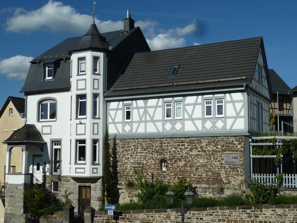 Apartments Im Chateau D'Esprit Höhr-Grenzhausen Exterior foto